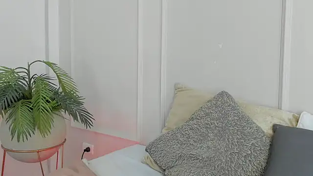 Mariapettit online show from April 7, 12:40 pm