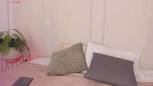 Mariapettit online show from March 26, 12:47 pm