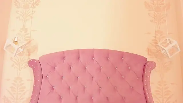 DaphneLloyd online show from October 17, 8:21 pm