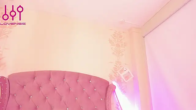 DaphneLloyd online show from September 19, 2:37 am