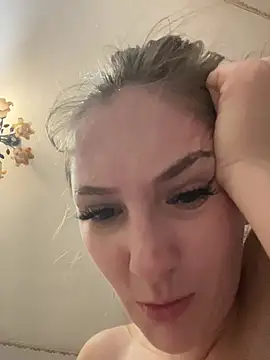 Snapshot of PamelaXX_ chatting on February 15, 3:29 am PamelaXX online show from February 15, 3:29 am