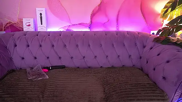 Snapshot of PamelaXX_ chatting on December 2, 9:05 pm PamelaXX online show from December 2, 9:05 pm