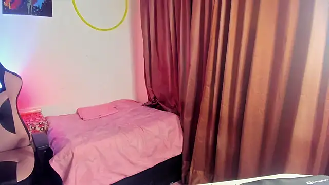 Snapshot of nicole_volkov chatting on December 17, 1:50 am nicole volkov online show from December 17, 1:50 am