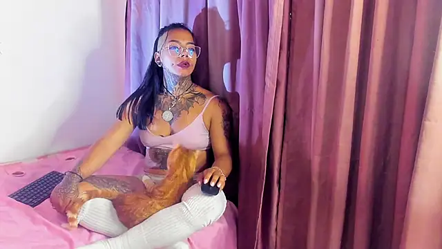 Snapshot of nicole_volkov chatting on January 10, 4:44 am nicole volkov online show from January 10, 4:44 am