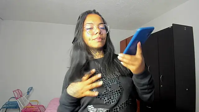 Snapshot of nicole_volkov chatting on February 18, 1:32 am nicole volkov online show from February 18, 1:32 am