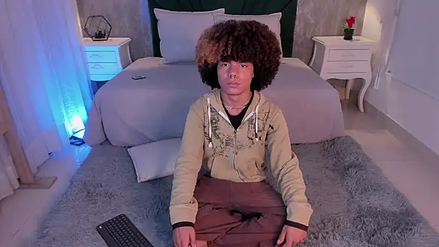 Alexiis Etereo online show from April 13, 7:40 pm