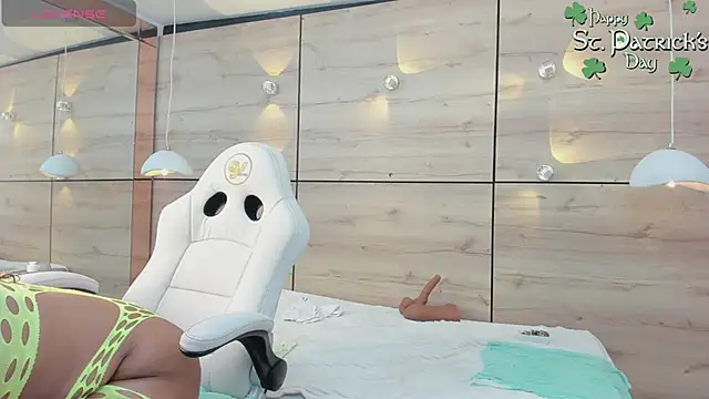 martina touss online show from March 17, 10:40 pm