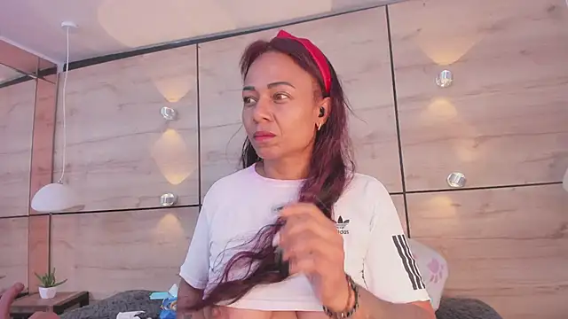 martina touss online show from February 24, 1:01 pm