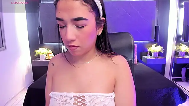 SaraaMills online show from April 2, 4:08 am