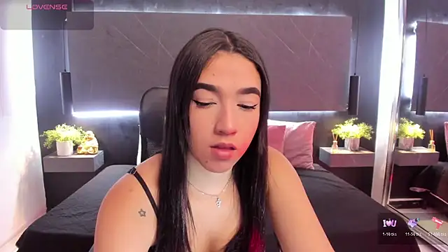 SaraaMills online show from March 31, 4:03 am