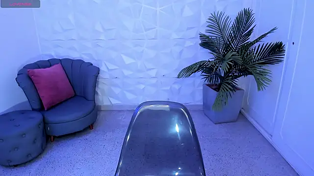 SaraaMills online show from February 18, 7:19 pm