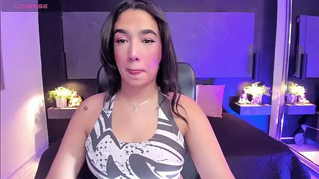 SaraaMills online show from April 14, 3:22 am