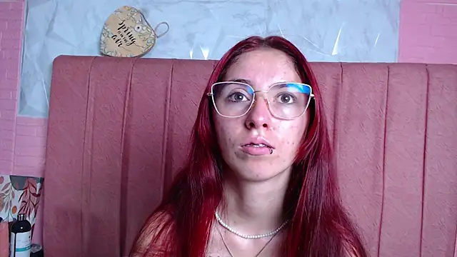 Snapshot of mildre303av chatting on October 26, 7:58 pm mildre303av online show from October 26, 7:58 pm