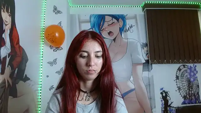 Snapshot of mildre303av chatting on October 16, 8:28 pm mildre303av online show from October 16, 8:28 pm