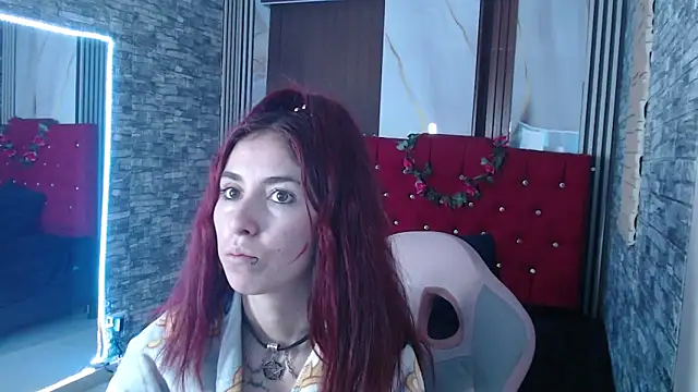 Snapshot of mildre303av chatting on November 26, 8:53 pm mildre303av online show from November 26, 8:53 pm