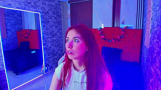 Snapshot of mildre303av chatting on October 21, 5:56 pm mildre303av online show from October 21, 5:56 pm