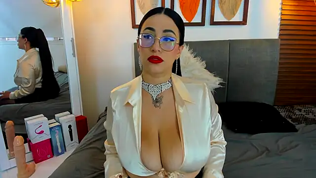 Snapshot of Scarleth_swann chatting on February 27, 11:43 am Scarleth swann online show from February 27, 11:43 am