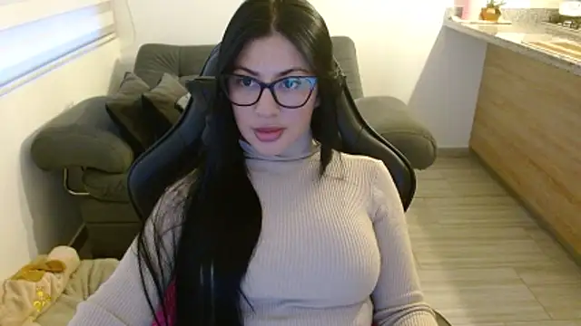 Charlotte cute18 online show from March 18, 11:05 pm