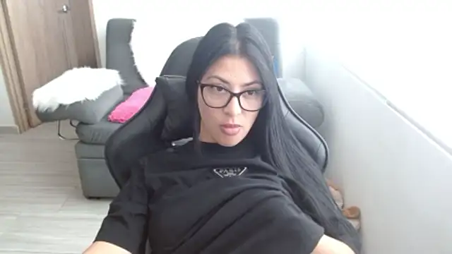 Snapshot of Charlotte_cute18 chatting on May 15, 8:29 pm Charlotte cute18 online show from May 15, 8:29 pm