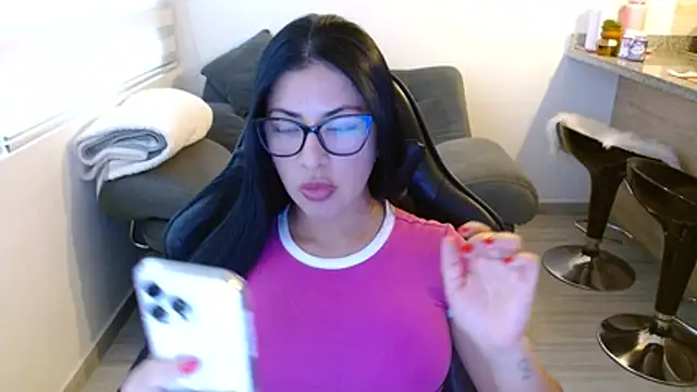 Snapshot of Charlotte_cute18 chatting on July 9, 10:53 pm Charlotte cute18 online show from July 9, 10:53 pm
