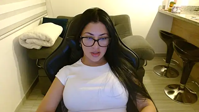 Snapshot of Charlotte_cute18 chatting on July 14, 1:16 am Charlotte cute18 online show from July 14, 1:16 am