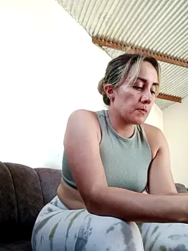 Isabel23zr online show from September 24, 4:13 pm