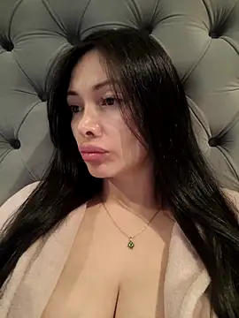 Snapshot of _monicab chatting on February 15, 2:45 am monicab online show from February 15, 2:45 am