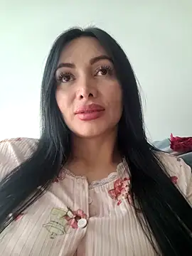 Snapshot of _monicab chatting on June 10, 10:55 pm monicab online show from June 10, 10:55 pm