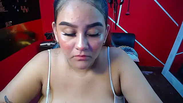 Snapshot of loly_bigbooty4u chatting on January 19, 4:38 am loly bigbooty4u online show from January 19, 4:38 am