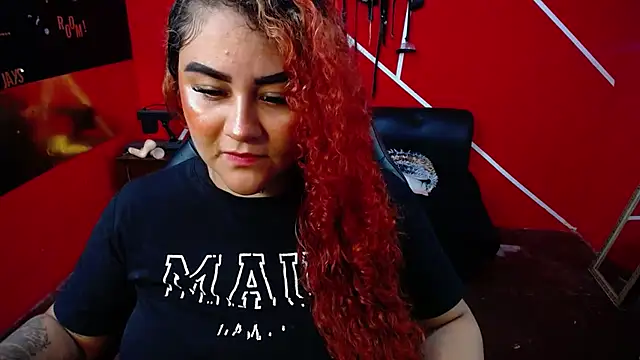 Snapshot of loly_bigbooty4u chatting on February 2, 5:28 am loly bigbooty4u online show from February 2, 5:28 am