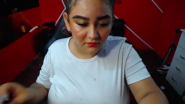 loly bigbooty4u online show from November 23, 6:23 am