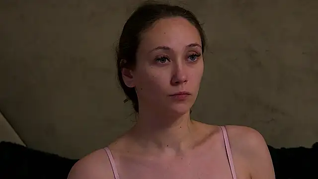 Snapshot of AliceMunro chatting on July 14, 1:06 pm AliceMunro online show from July 14, 1:06 pm