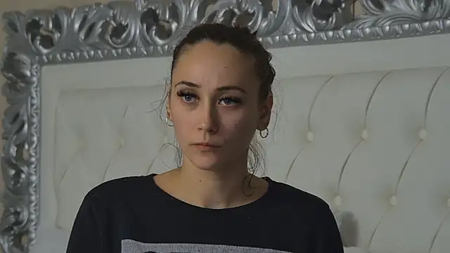 AliceMunro online show from October 21, 9:25 pm