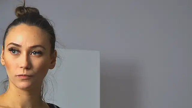 Snapshot of AliceMunro chatting on September 14, 3:01 pm AliceMunro online show from September 14, 3:01 pm