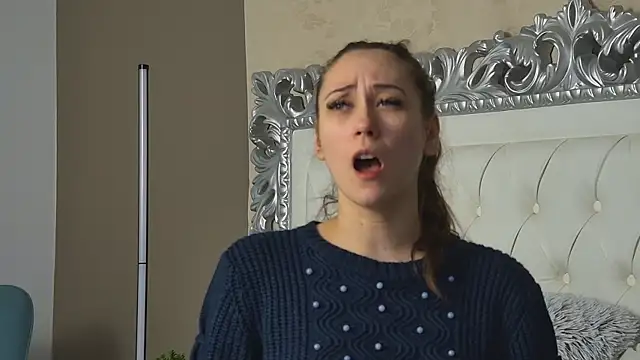 AliceMunro online show from April 4, 7:42 pm