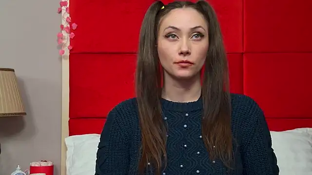 Snapshot of AliceMunro chatting on February 26, 12:09 am AliceMunro online show from February 26, 12:09 am