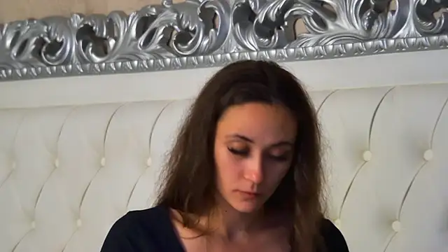 Snapshot of AliceMunro chatting on September 10, 7:02 pm AliceMunro online show from September 10, 7:02 pm