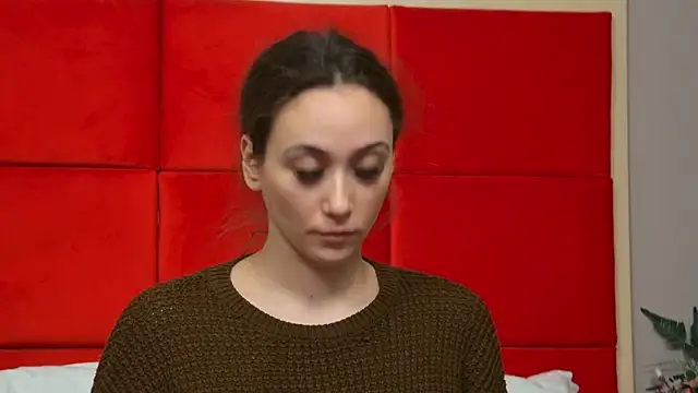 Snapshot of AliceMunro chatting on March 12, 8:41 pm AliceMunro online show from March 12, 8:41 pm