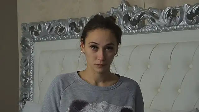 Snapshot of AliceMunro chatting on October 19, 4:54 pm AliceMunro online show from October 19, 4:54 pm