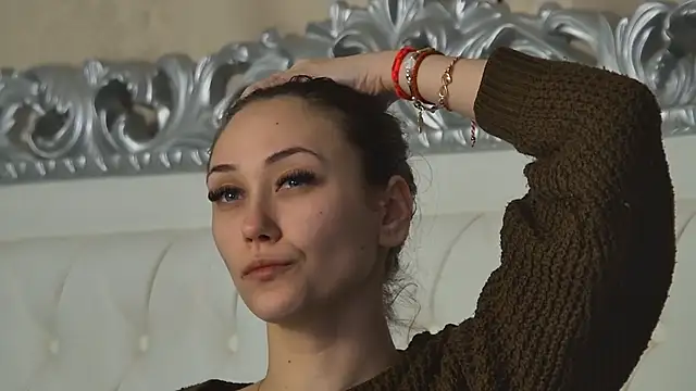 AliceMunro online show from March 3, 9:33 pm