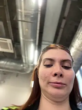 Snapshot of Accole chatting on December 20, 8:28 am Accole online show from December 20, 8:28 am