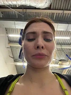 Snapshot of Accole chatting on January 15, 5:49 pm Accole online show from January 15, 5:49 pm