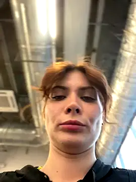 Snapshot of Accole chatting on December 14, 9:15 am Accole online show from December 14, 9:15 am