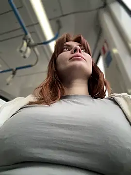 Snapshot of Accole chatting on November 23, 7:18 am Accole online show from November 23, 7:18 am