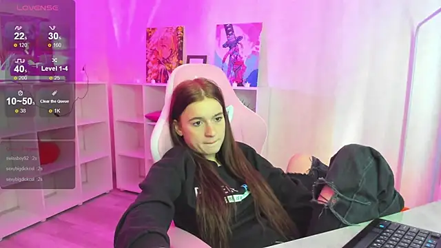 Stacey Brown online show from December 6, 4:30 am