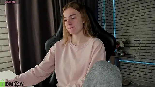 Snapshot of Stacey_Brown chatting on January 12, 11:42 pm Stacey Brown online show from January 12, 11:42 pm