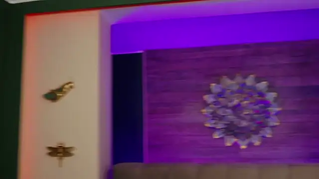 LoraDevine online show from September 25, 7:09 pm