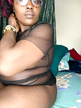 melaninebony1 online show from April 13, 1:15 pm