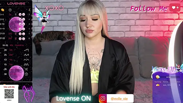 Snapshot of Eva_Evile chatting on February 23, 9:11 am Eva Evile online show from February 23, 9:11 am