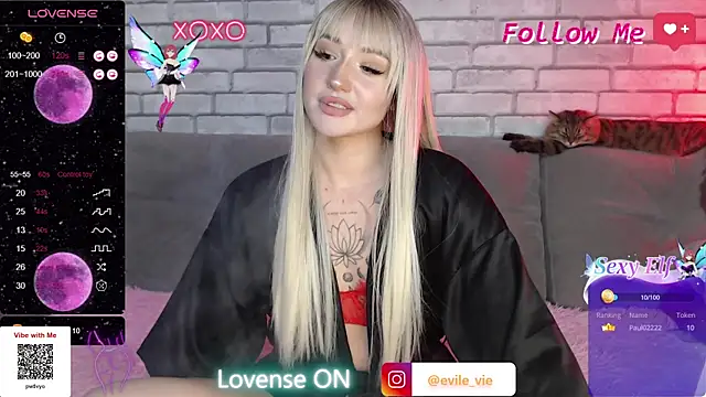 Snapshot of Eva_Evile chatting on February 16, 2:32 pm Eva Evile online show from February 16, 2:32 pm